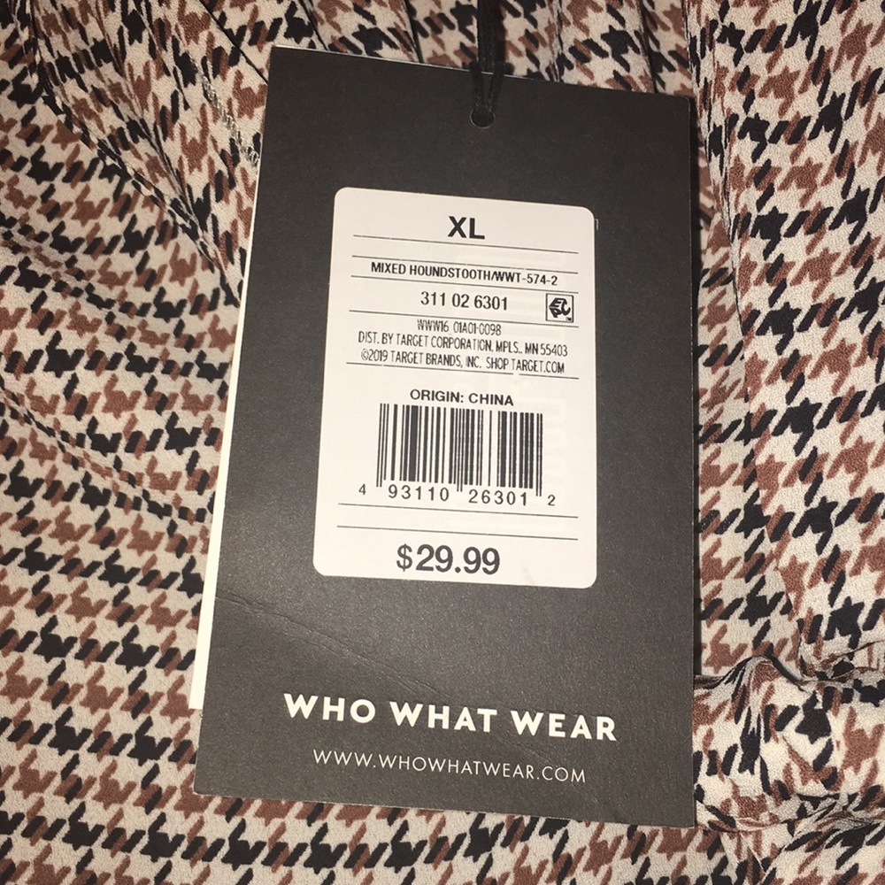 Patterned Blouse - Picture 2 of 4